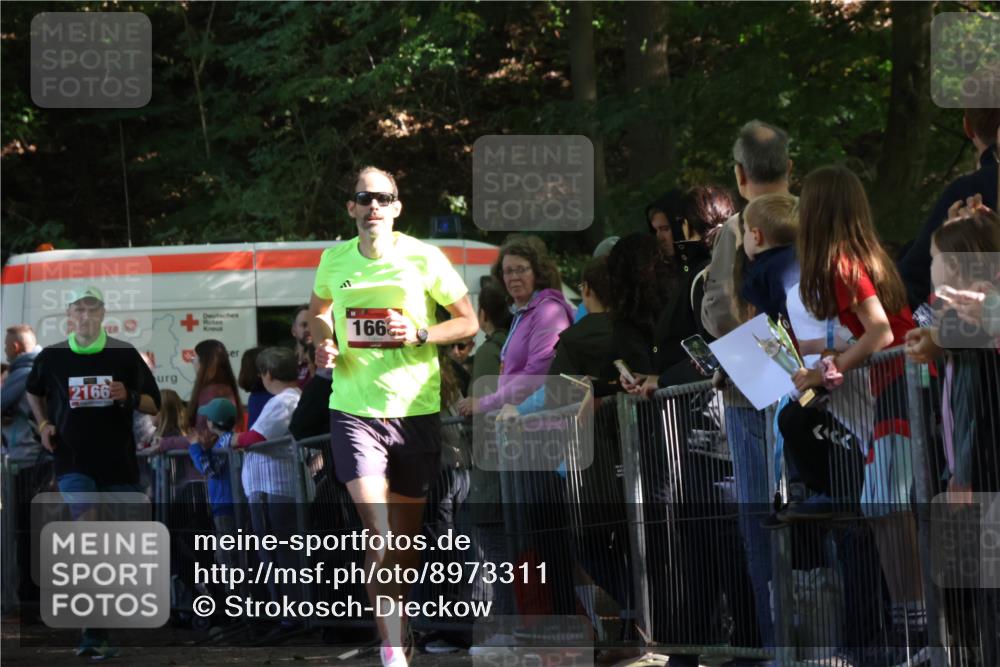 28.09.2025 - 33. Volkslauf durch das schöne Alstertal Strokosch-Dieckow http://msf.ph/oto/8973311 28.09.2025 12:15:41 Ziel 1666, 1718, 2166 meine-sportfotos.de