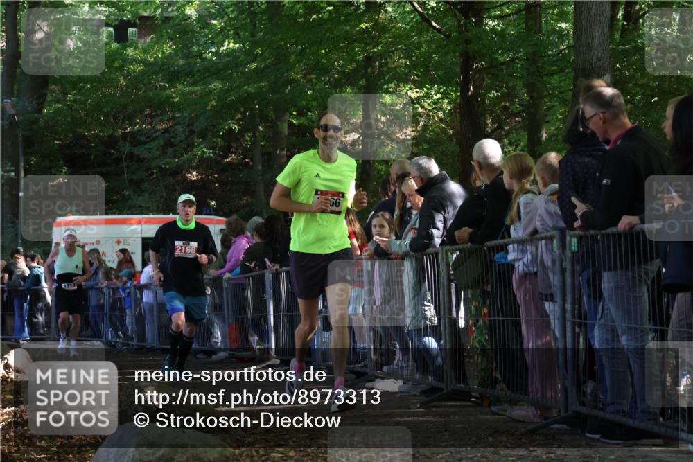 28.09.2025 - 33. Volkslauf durch das schöne Alstertal Strokosch-Dieckow http://msf.ph/oto/8973313 28.09.2025 12:15:43 Ziel 1666, 1718, 2166 meine-sportfotos.de