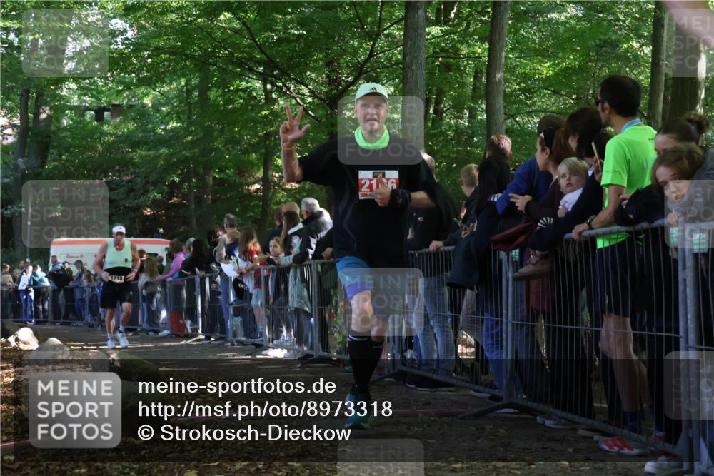 28.09.2025 - 33. Volkslauf durch das schöne Alstertal Strokosch-Dieckow http://msf.ph/oto/8973318 28.09.2025 12:15:46 Ziel 1718, 2166 meine-sportfotos.de