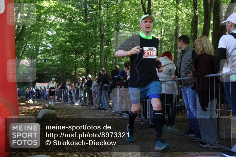 28.09.2025 - 33. Volkslauf durch das schöne Alstertal Strokosch-Dieckow http://msf.ph/oto/8973321 28.09.2025 12:15:48 Ziel 1718 meine-sportfotos.de