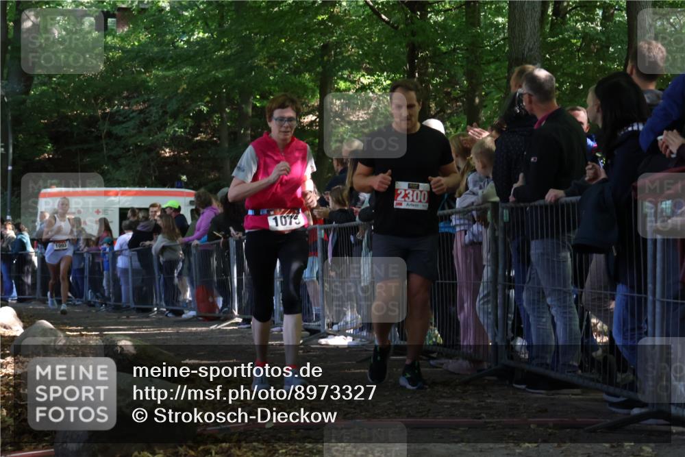 28.09.2025 - 33. Volkslauf durch das schöne Alstertal Strokosch-Dieckow http://msf.ph/oto/8973327 28.09.2025 12:16:00 Ziel 1075, 1093, 2300 meine-sportfotos.de