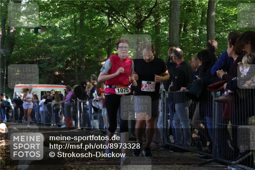 28.09.2025 - 33. Volkslauf durch das schöne Alstertal Strokosch-Dieckow http://msf.ph/oto/8973328 28.09.2025 12:16:01 Ziel 1075, 1093, 2300 meine-sportfotos.de