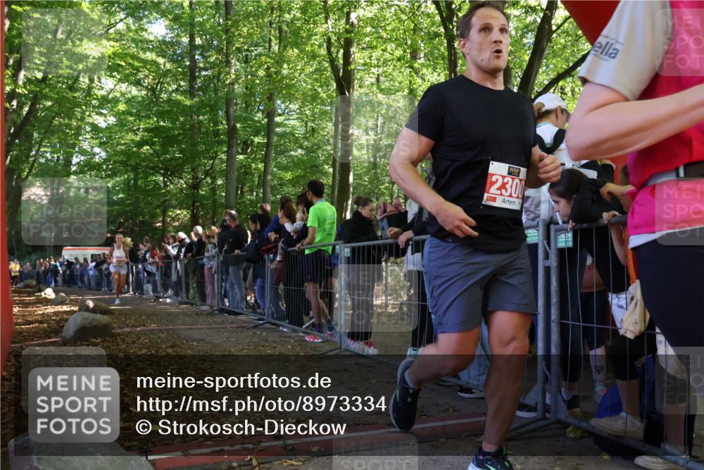 28.09.2025 - 33. Volkslauf durch das schöne Alstertal Strokosch-Dieckow http://msf.ph/oto/8973334 28.09.2025 12:16:04 Ziel 1093, 2443 meine-sportfotos.de