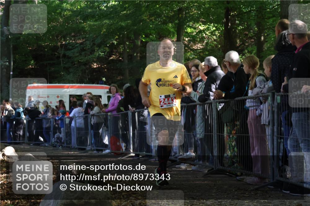 28.09.2025 - 33. Volkslauf durch das schöne Alstertal Strokosch-Dieckow http://msf.ph/oto/8973343 28.09.2025 12:16:12 Ziel 1732, 2443 meine-sportfotos.de