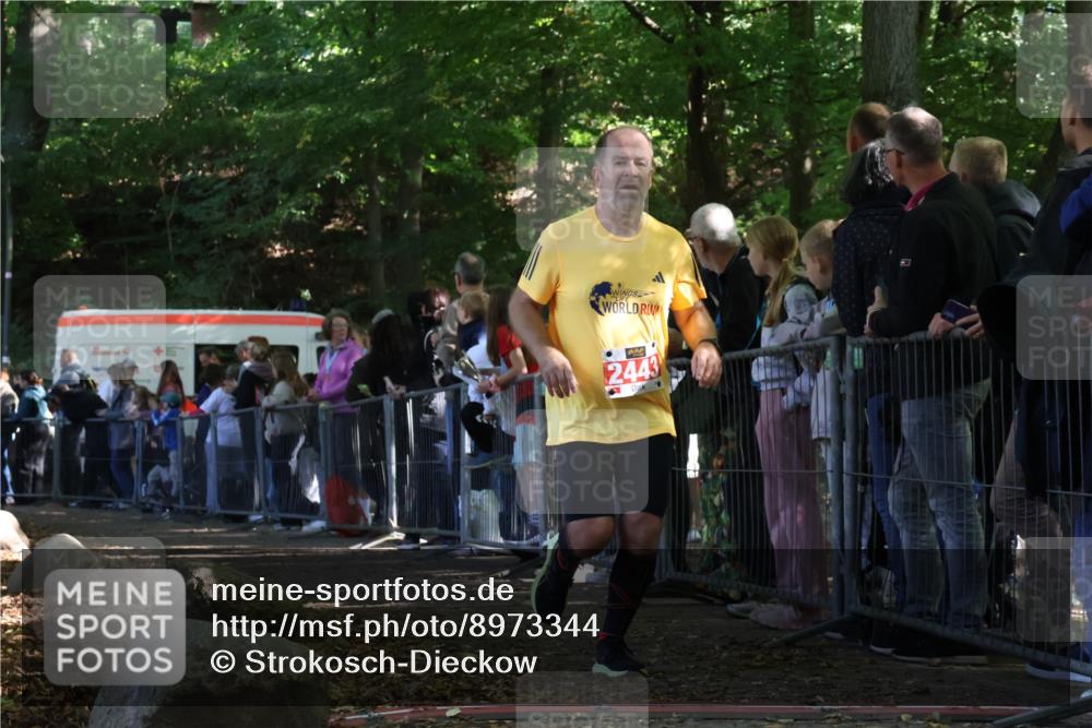 28.09.2025 - 33. Volkslauf durch das schöne Alstertal Strokosch-Dieckow http://msf.ph/oto/8973344 28.09.2025 12:16:12 Ziel 1732, 2443 meine-sportfotos.de