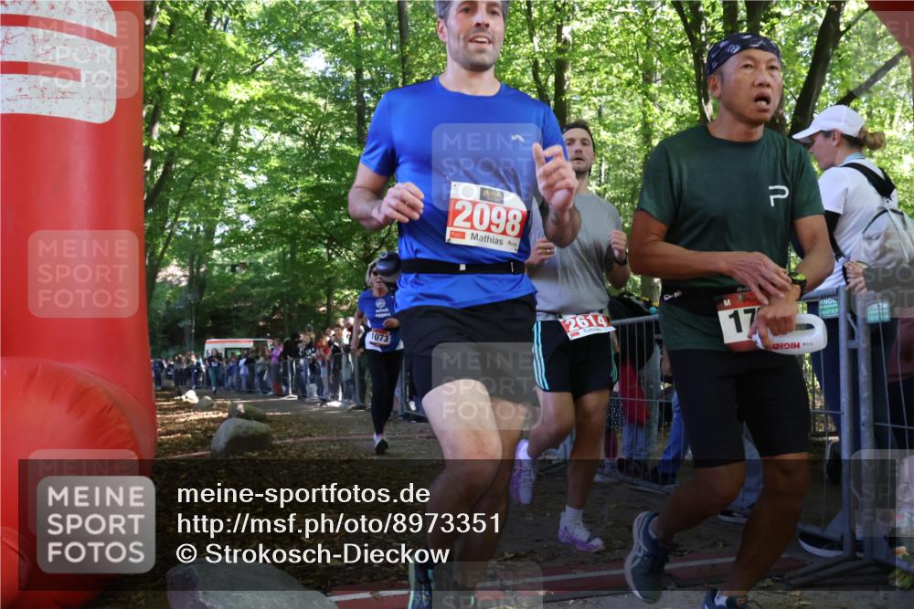 28.09.2025 - 33. Volkslauf durch das schöne Alstertal Strokosch-Dieckow http://msf.ph/oto/8973351 28.09.2025 12:16:24 Ziel 1073, 3101 meine-sportfotos.de