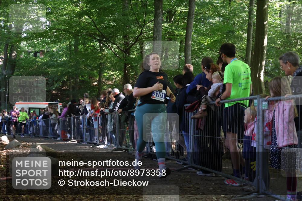 28.09.2025 - 33. Volkslauf durch das schöne Alstertal Strokosch-Dieckow http://msf.ph/oto/8973358 28.09.2025 12:16:31 Ziel 1717, 2088, 2477, 3101 meine-sportfotos.de