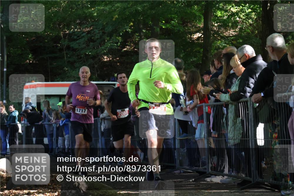 28.09.2025 - 33. Volkslauf durch das schöne Alstertal Strokosch-Dieckow http://msf.ph/oto/8973361 28.09.2025 12:16:35 Ziel 1717, 2088, 2477, 2638 meine-sportfotos.de