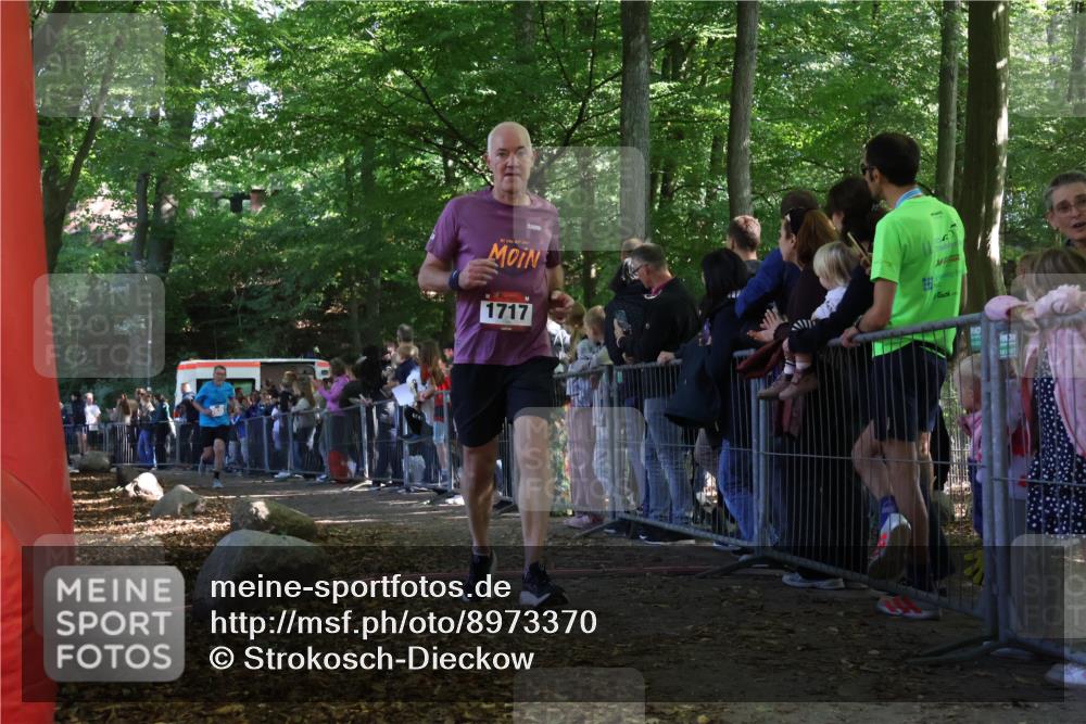 28.09.2025 - 33. Volkslauf durch das schöne Alstertal Strokosch-Dieckow http://msf.ph/oto/8973370 28.09.2025 12:16:40 Ziel 1717, 2638 meine-sportfotos.de