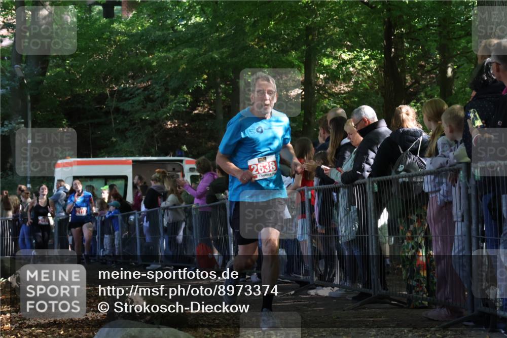 28.09.2025 - 33. Volkslauf durch das schöne Alstertal Strokosch-Dieckow http://msf.ph/oto/8973374 28.09.2025 12:16:44 Ziel 2116, 2117, 2638 meine-sportfotos.de