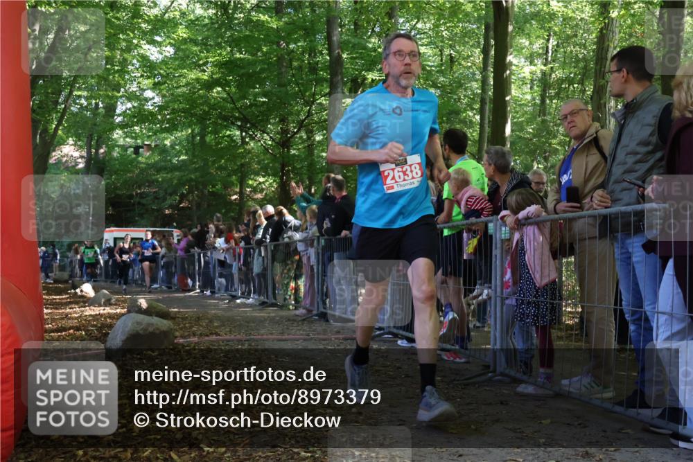 28.09.2025 - 33. Volkslauf durch das schöne Alstertal Strokosch-Dieckow http://msf.ph/oto/8973379 28.09.2025 12:16:46 Ziel 2116, 2117, 2129, 2655 meine-sportfotos.de