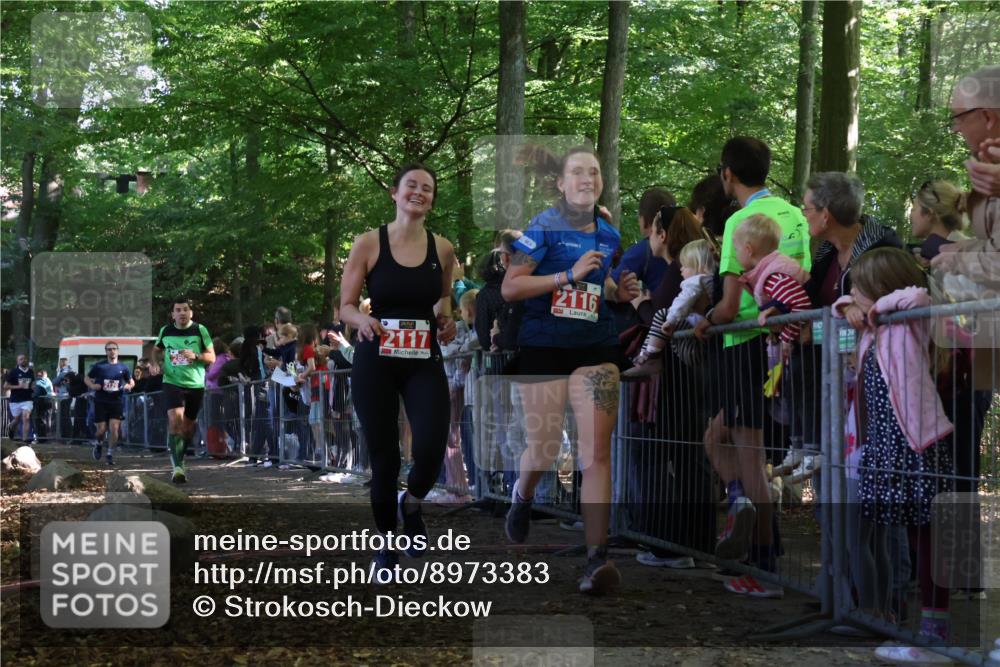 28.09.2025 - 33. Volkslauf durch das schöne Alstertal Strokosch-Dieckow http://msf.ph/oto/8973383 28.09.2025 12:16:51 Ziel 2116, 2117, 2129, 2200, 2466, 2655 meine-sportfotos.de