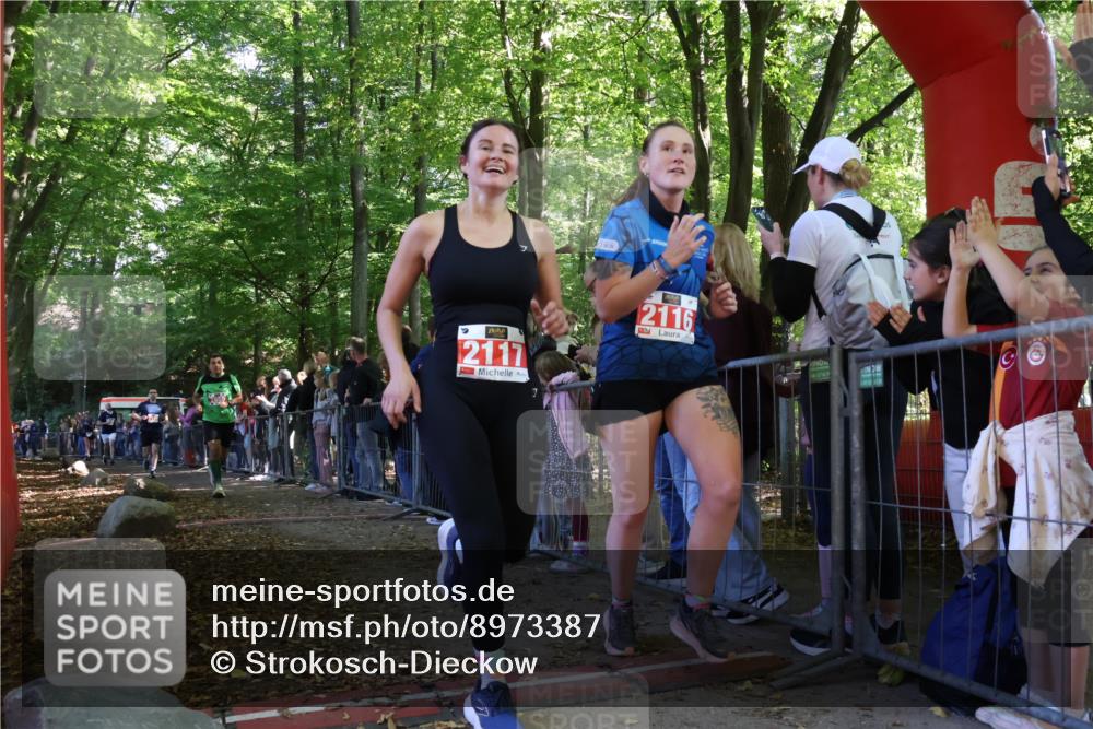 28.09.2025 - 33. Volkslauf durch das schöne Alstertal Strokosch-Dieckow http://msf.ph/oto/8973387 28.09.2025 12:16:52 Ziel 2129, 2200, 2466, 2655 meine-sportfotos.de