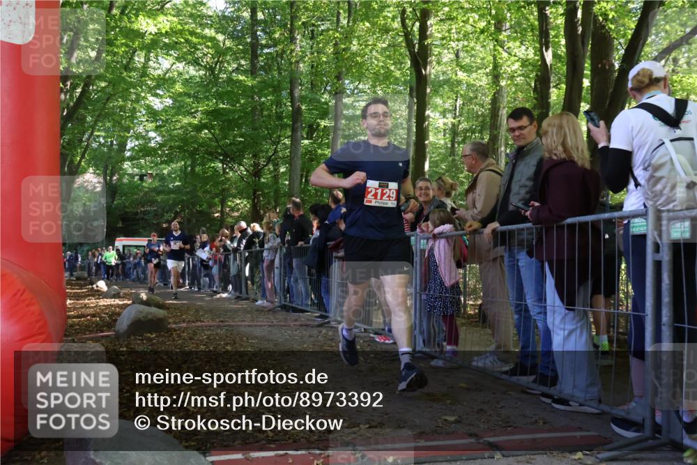 28.09.2025 - 33. Volkslauf durch das schöne Alstertal Strokosch-Dieckow http://msf.ph/oto/8973392 28.09.2025 12:16:57 Ziel 1716, 2200, 2466, 2634 meine-sportfotos.de