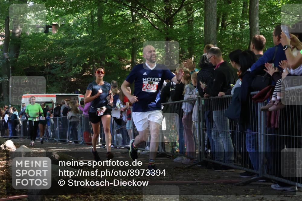 28.09.2025 - 33. Volkslauf durch das schöne Alstertal Strokosch-Dieckow http://msf.ph/oto/8973394 28.09.2025 12:16:58 Ziel 1716, 2200, 2466, 2634 meine-sportfotos.de