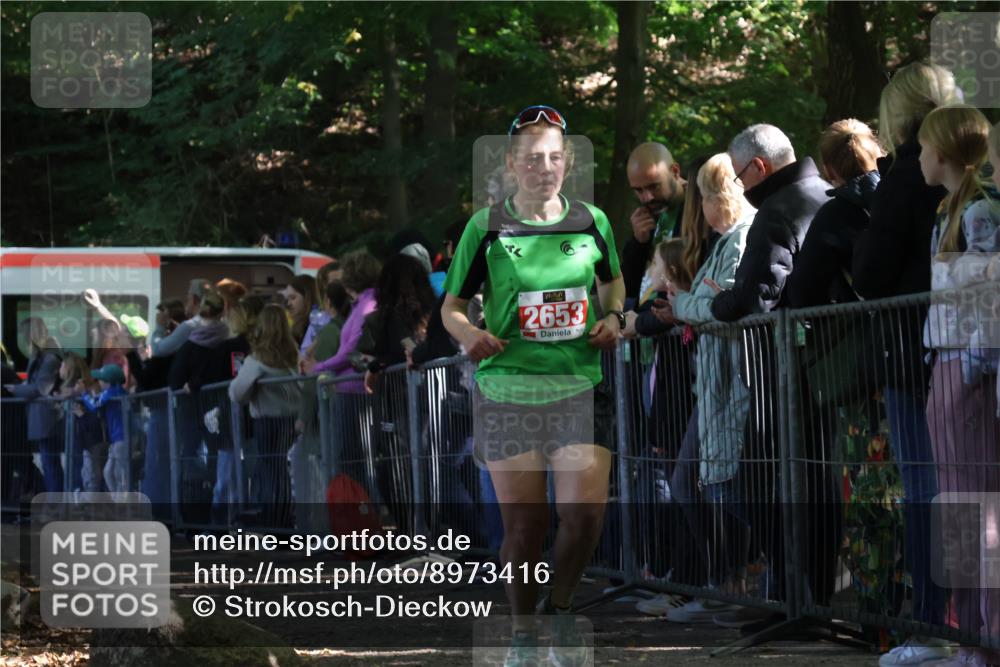 28.09.2025 - 33. Volkslauf durch das schöne Alstertal Strokosch-Dieckow http://msf.ph/oto/8973416 28.09.2025 12:17:23 Ziel 1122, 2653 meine-sportfotos.de