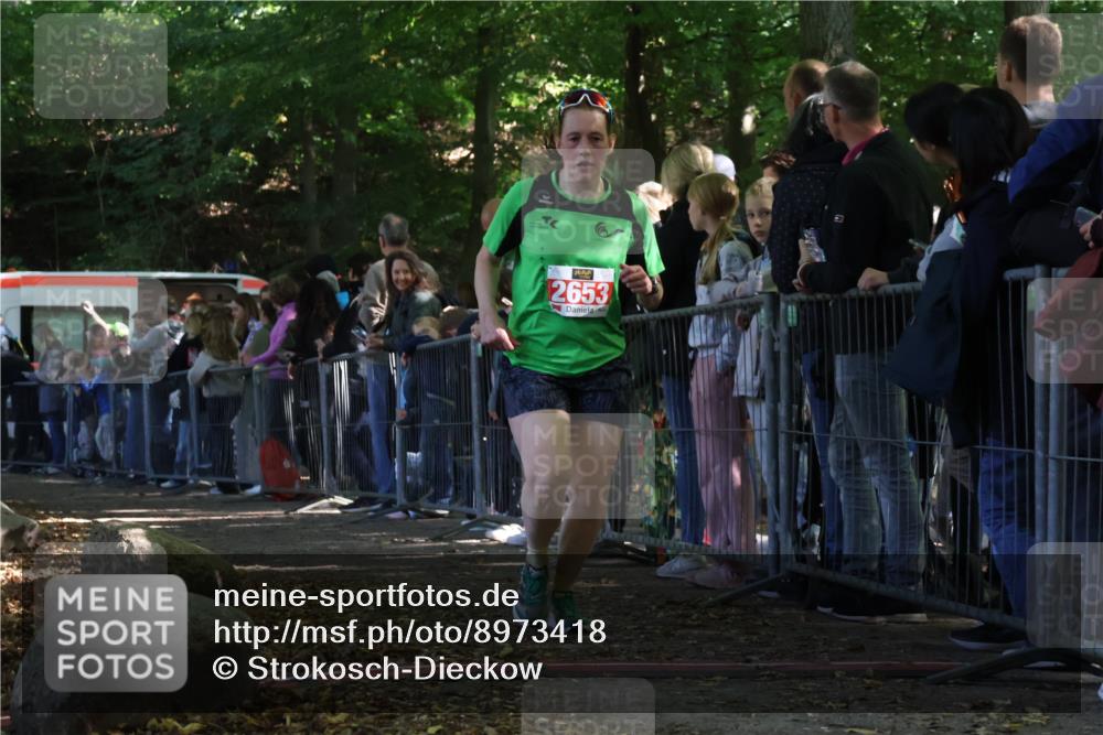 28.09.2025 - 33. Volkslauf durch das schöne Alstertal Strokosch-Dieckow http://msf.ph/oto/8973418 28.09.2025 12:17:24 Ziel 1122, 2653 meine-sportfotos.de