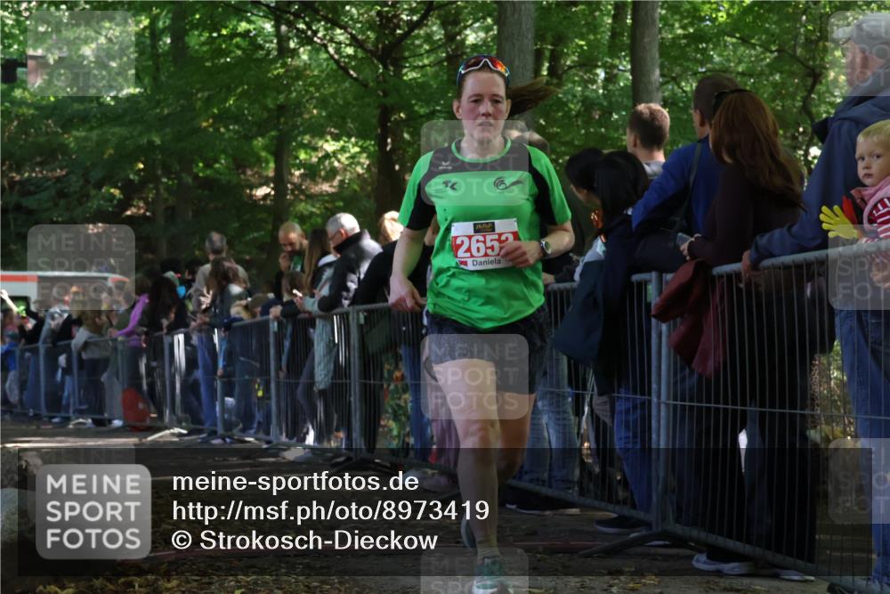 28.09.2025 - 33. Volkslauf durch das schöne Alstertal Strokosch-Dieckow http://msf.ph/oto/8973419 28.09.2025 12:17:25 Ziel 1122, 2243, 2536, 2653 meine-sportfotos.de