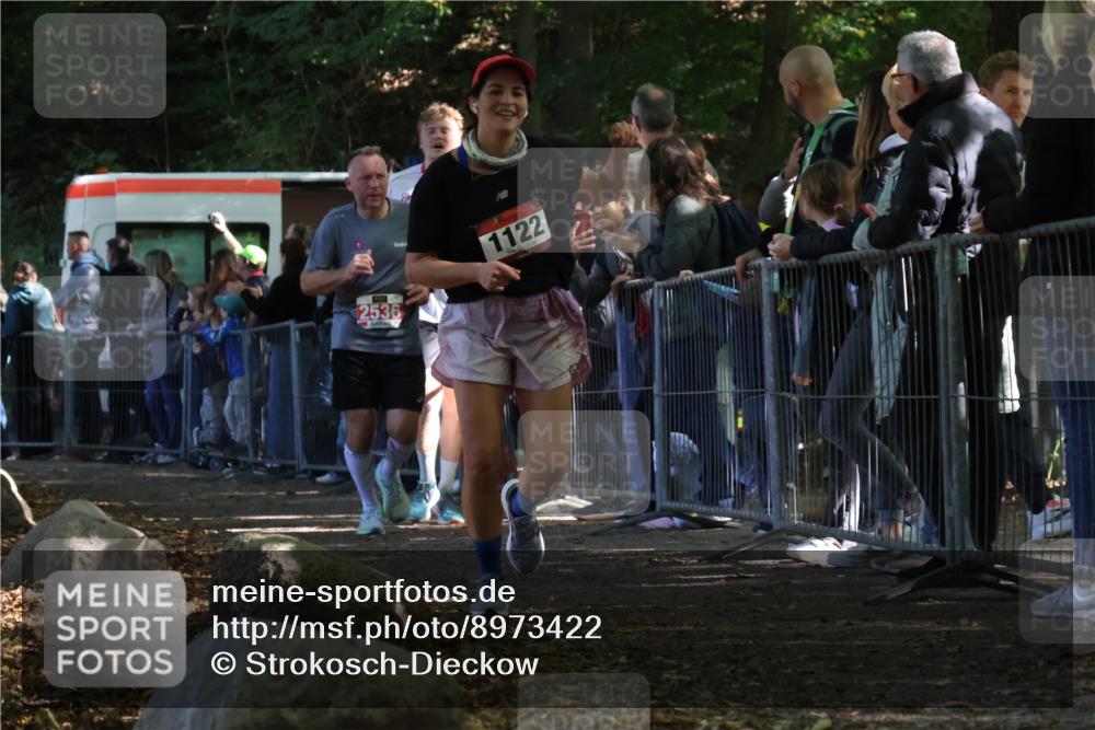 28.09.2025 - 33. Volkslauf durch das schöne Alstertal Strokosch-Dieckow http://msf.ph/oto/8973422 28.09.2025 12:17:31 Ziel 1122, 2156, 2243, 2536 meine-sportfotos.de