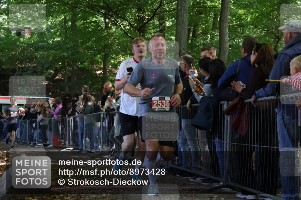 28.09.2025 - 33. Volkslauf durch das schöne Alstertal Strokosch-Dieckow http://msf.ph/oto/8973428 28.09.2025 12:17:35 Ziel 2156, 2243, 2536 meine-sportfotos.de