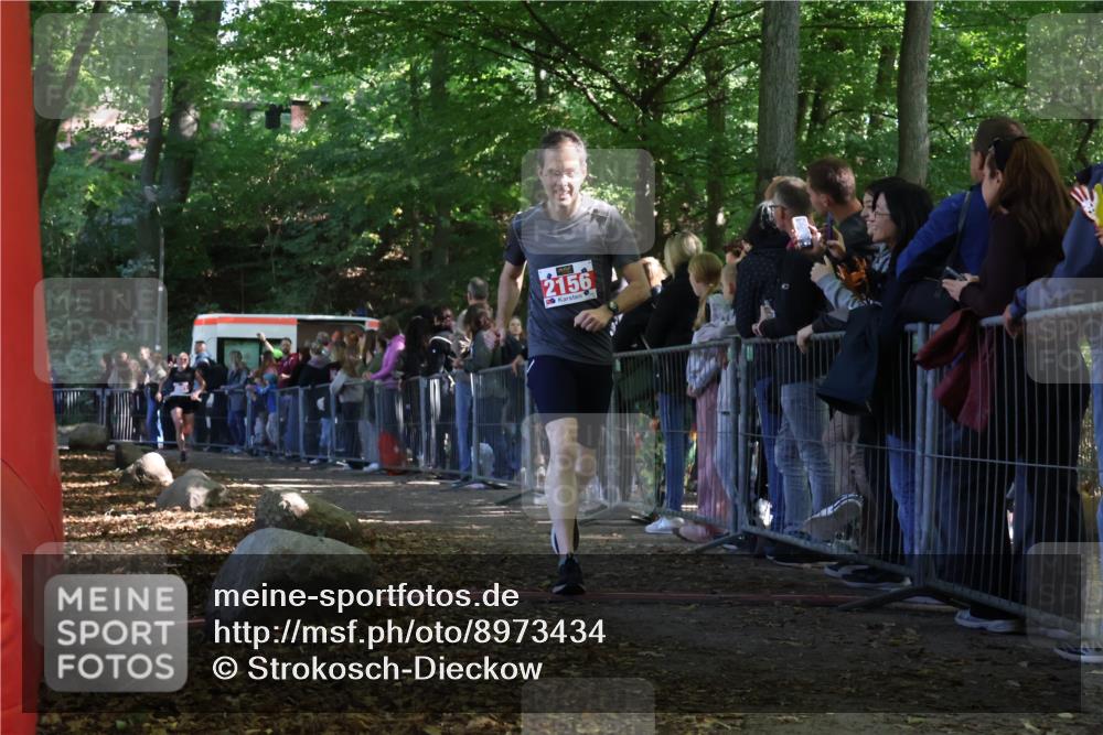 28.09.2025 - 33. Volkslauf durch das schöne Alstertal Strokosch-Dieckow http://msf.ph/oto/8973434 28.09.2025 12:17:40 Ziel 2156, 2601 meine-sportfotos.de