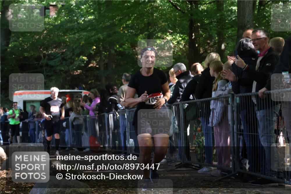 28.09.2025 - 33. Volkslauf durch das schöne Alstertal Strokosch-Dieckow http://msf.ph/oto/8973447 28.09.2025 12:17:56 Ziel 1091, 1740, 2509, 2542 meine-sportfotos.de