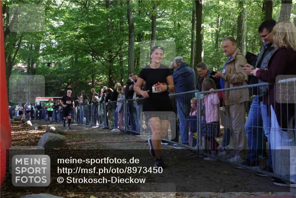 28.09.2025 - 33. Volkslauf durch das schöne Alstertal Strokosch-Dieckow http://msf.ph/oto/8973450 28.09.2025 12:17:58 Ziel 1740, 2509, 2542, 2594 meine-sportfotos.de