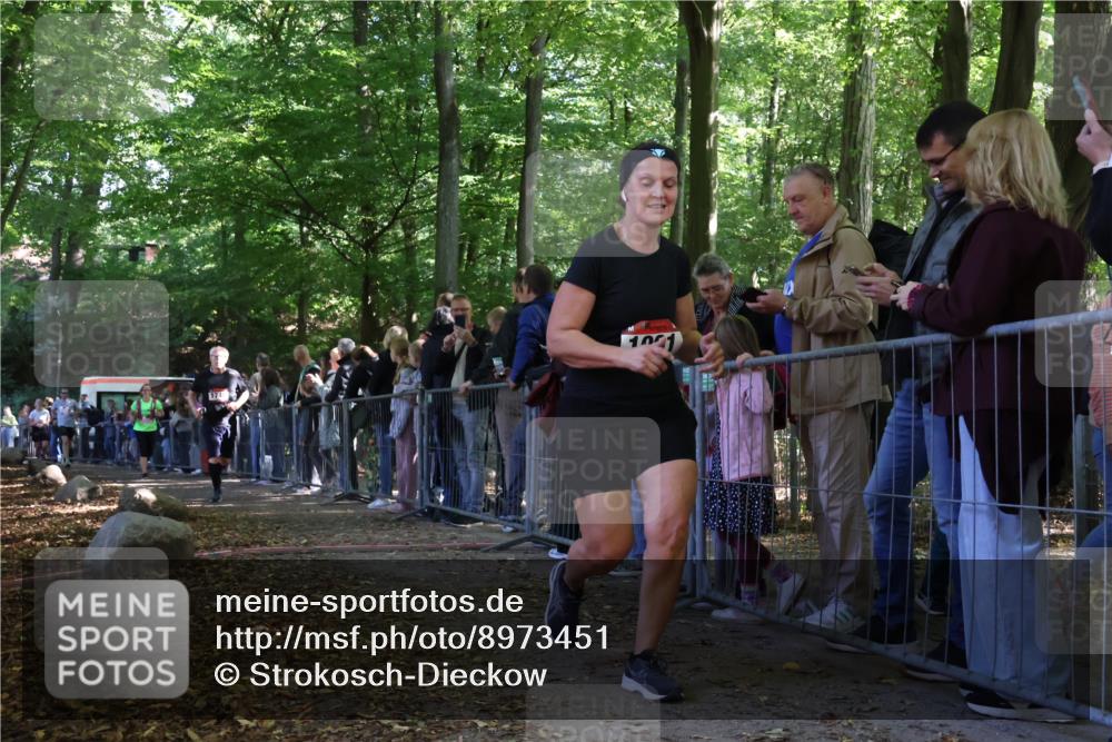 28.09.2025 - 33. Volkslauf durch das schöne Alstertal Strokosch-Dieckow http://msf.ph/oto/8973451 28.09.2025 12:17:58 Ziel 1740, 2509, 2542, 2594 meine-sportfotos.de