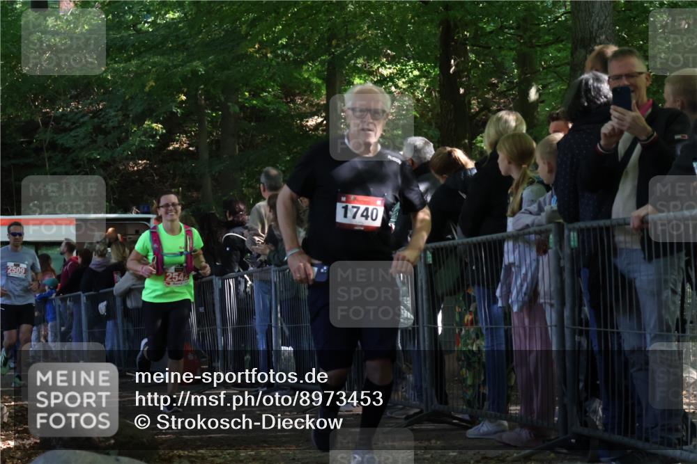 28.09.2025 - 33. Volkslauf durch das schöne Alstertal Strokosch-Dieckow http://msf.ph/oto/8973453 28.09.2025 12:18:00 Ziel 1740, 2346, 2509, 2542, 2594 meine-sportfotos.de