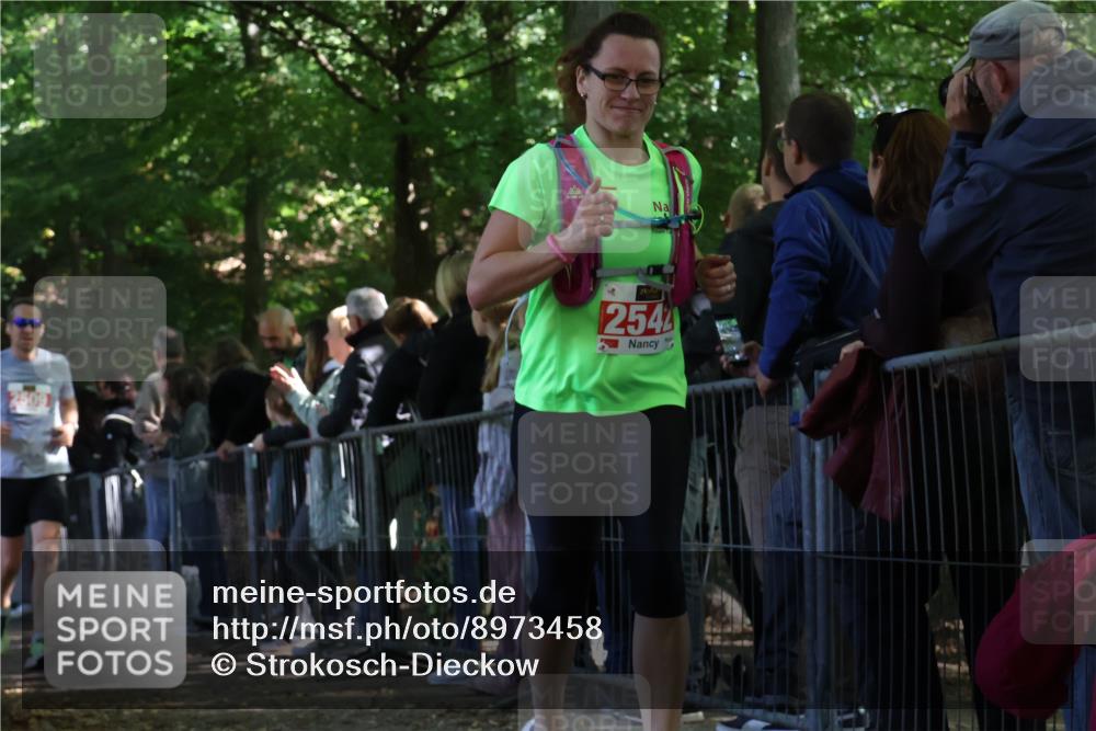 28.09.2025 - 33. Volkslauf durch das schöne Alstertal Strokosch-Dieckow http://msf.ph/oto/8973458 28.09.2025 12:18:03 Ziel 2279, 2280, 2344, 2346, 2509, 2542, 2594 meine-sportfotos.de