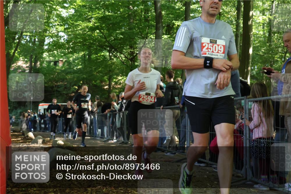 28.09.2025 - 33. Volkslauf durch das schöne Alstertal Strokosch-Dieckow http://msf.ph/oto/8973466 28.09.2025 12:18:07 Ziel 2279, 2280, 2344, 2346, 2594 meine-sportfotos.de