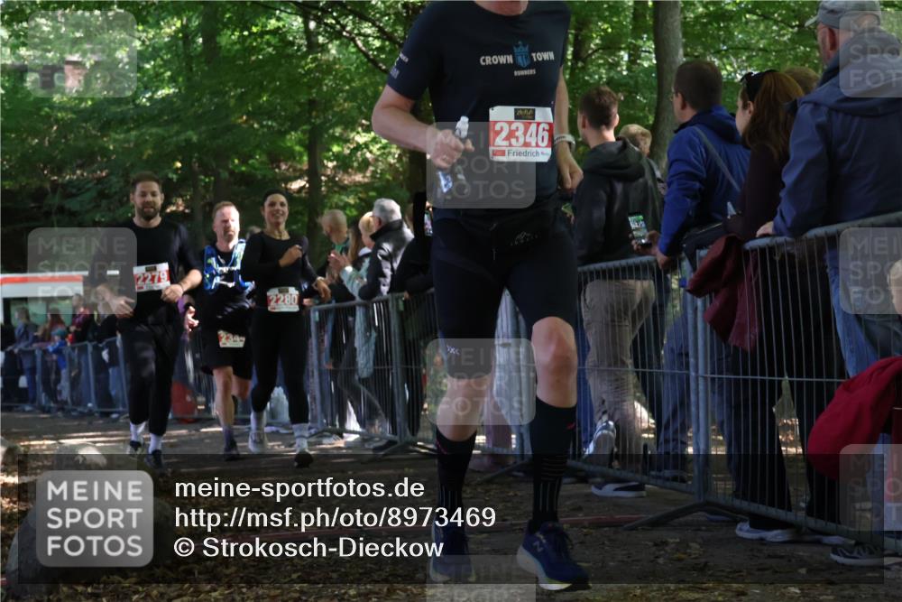 28.09.2025 - 33. Volkslauf durch das schöne Alstertal Strokosch-Dieckow http://msf.ph/oto/8973469 28.09.2025 12:18:09 Ziel 1746, 2140, 2141, 2225, 2279, 2280, 2344, 2346 meine-sportfotos.de