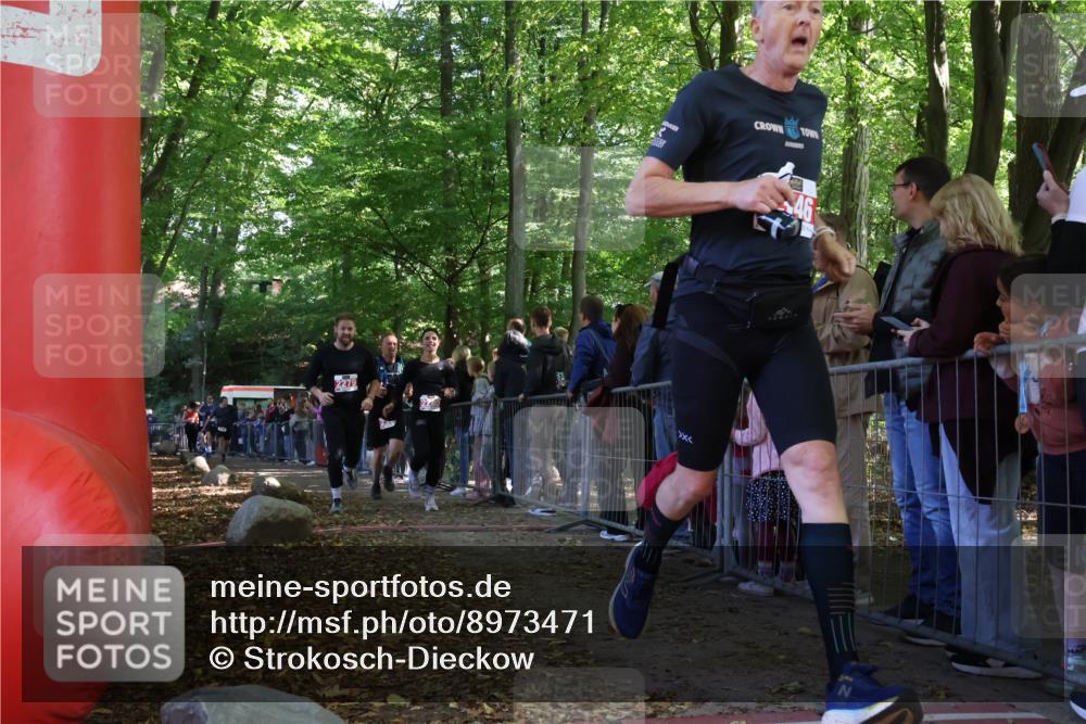 28.09.2025 - 33. Volkslauf durch das schöne Alstertal Strokosch-Dieckow http://msf.ph/oto/8973471 28.09.2025 12:18:10 Ziel 1746, 2140, 2141, 2225, 2279, 2280, 2344, 2346 meine-sportfotos.de