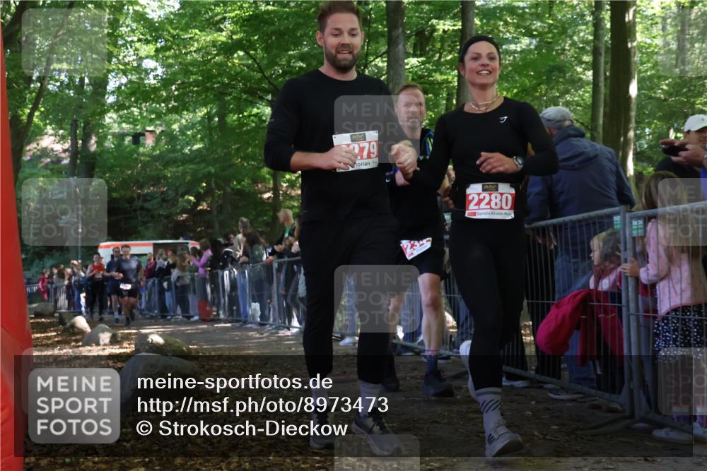 28.09.2025 - 33. Volkslauf durch das schöne Alstertal Strokosch-Dieckow http://msf.ph/oto/8973473 28.09.2025 12:18:12 Ziel 1746, 2140, 2141, 2225, 2279, 2280, 2344 meine-sportfotos.de