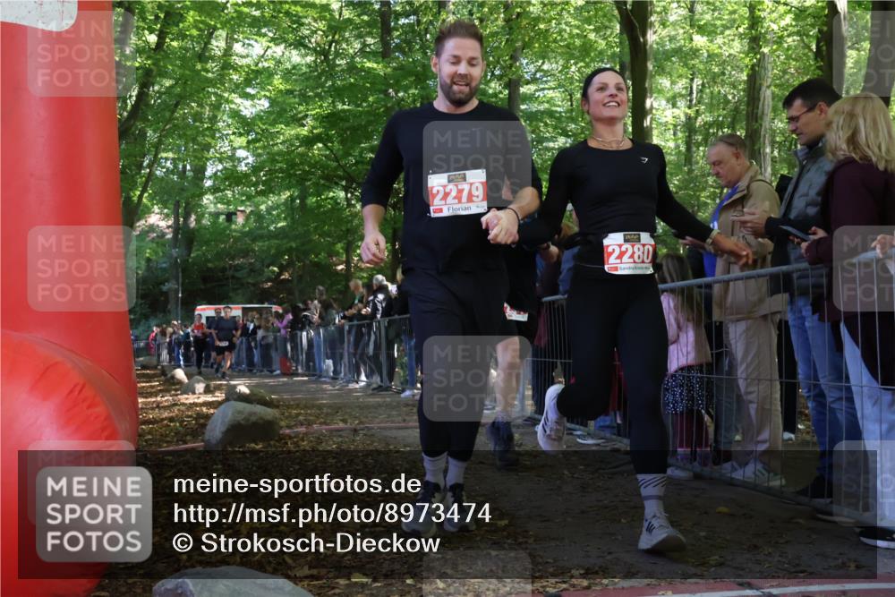 28.09.2025 - 33. Volkslauf durch das schöne Alstertal Strokosch-Dieckow http://msf.ph/oto/8973474 28.09.2025 12:18:12 Ziel 1746, 2140, 2141, 2225, 2279, 2280, 2344 meine-sportfotos.de