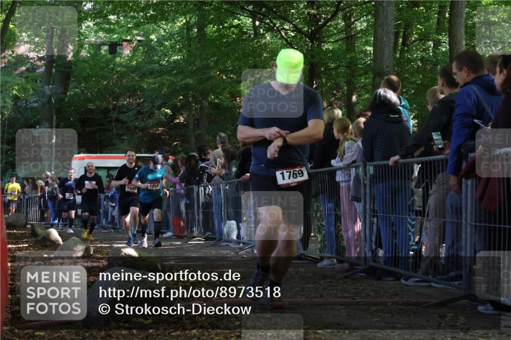 28.09.2025 - 33. Volkslauf durch das schöne Alstertal Strokosch-Dieckow http://msf.ph/oto/8973518 28.09.2025 12:18:52 Ziel 1692, 1769, 1850, 2089, 2345 meine-sportfotos.de