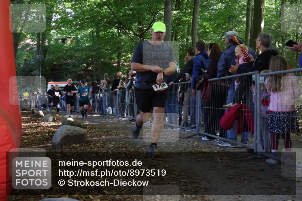 28.09.2025 - 33. Volkslauf durch das schöne Alstertal Strokosch-Dieckow http://msf.ph/oto/8973519 28.09.2025 12:18:53 Ziel 1692, 1850, 2089, 2345 meine-sportfotos.de