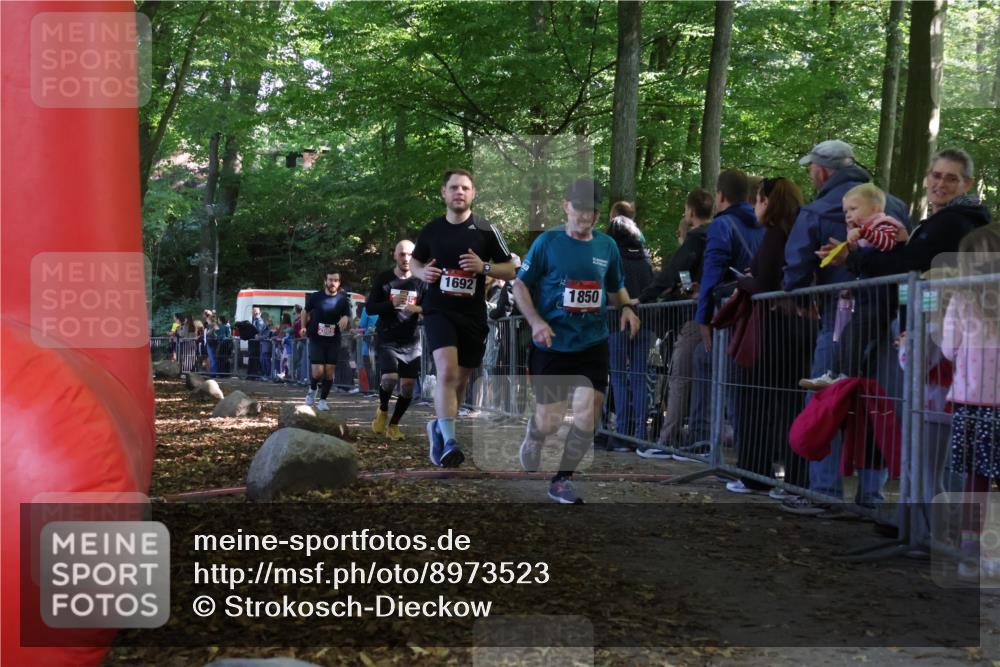 28.09.2025 - 33. Volkslauf durch das schöne Alstertal Strokosch-Dieckow http://msf.ph/oto/8973523 28.09.2025 12:18:56 Ziel 1692, 1850, 2089, 2345 meine-sportfotos.de
