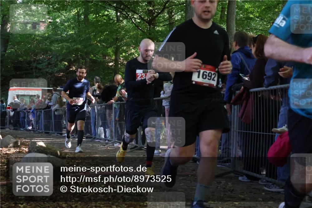 28.09.2025 - 33. Volkslauf durch das schöne Alstertal Strokosch-Dieckow http://msf.ph/oto/8973525 28.09.2025 12:18:58 Ziel 2089, 2345 meine-sportfotos.de