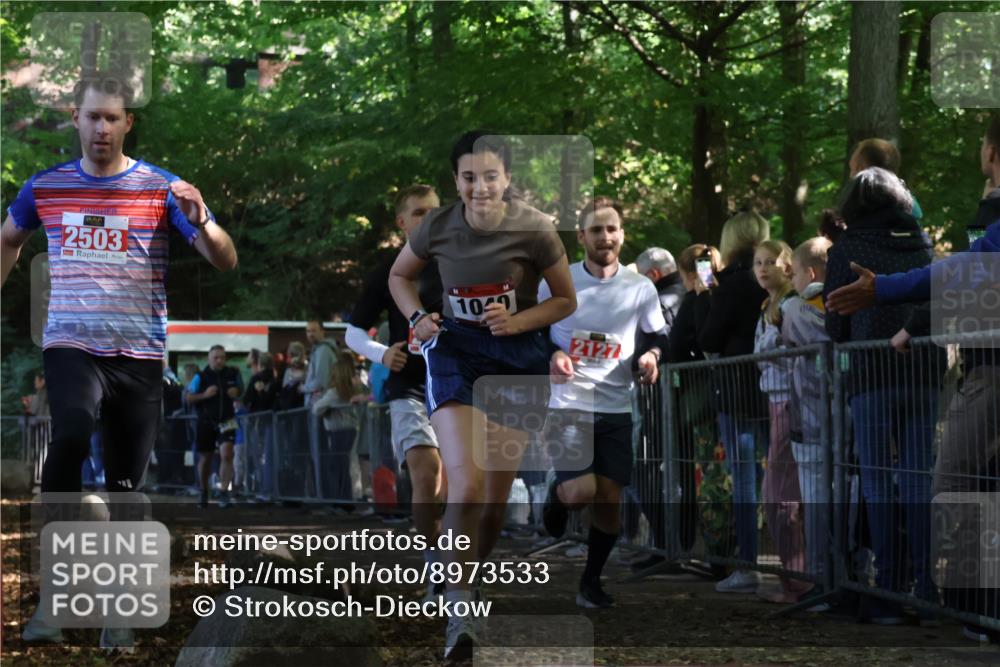 28.09.2025 - 33. Volkslauf durch das schöne Alstertal Strokosch-Dieckow http://msf.ph/oto/8973533 28.09.2025 12:19:10 Ziel 1040, 1731, 2119, 2126, 2127, 2380, 2503 meine-sportfotos.de