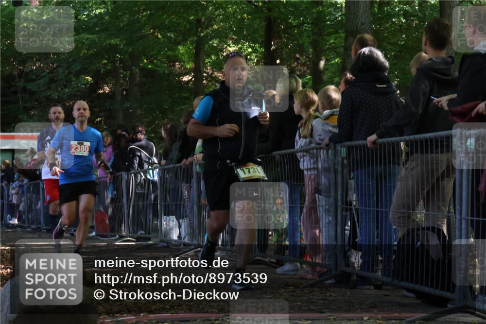 28.09.2025 - 33. Volkslauf durch das schöne Alstertal Strokosch-Dieckow http://msf.ph/oto/8973539 28.09.2025 12:19:16 Ziel 1731, 2119, 2380 meine-sportfotos.de
