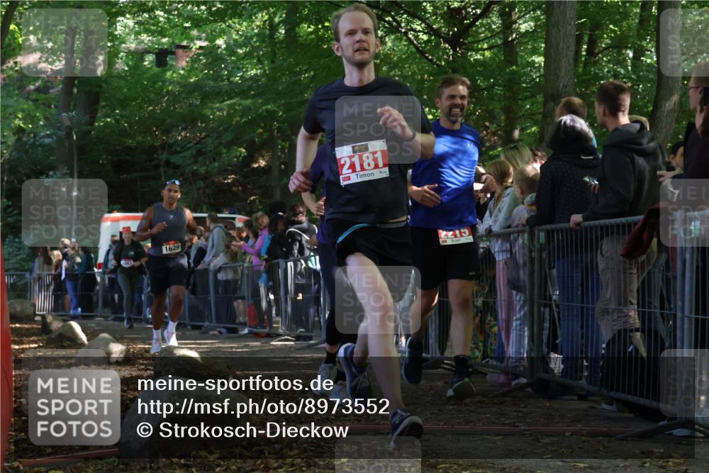 28.09.2025 - 33. Volkslauf durch das schöne Alstertal Strokosch-Dieckow http://msf.ph/oto/8973552 28.09.2025 12:19:32 Ziel 1087, 1629, 2181, 2215, 2447 meine-sportfotos.de