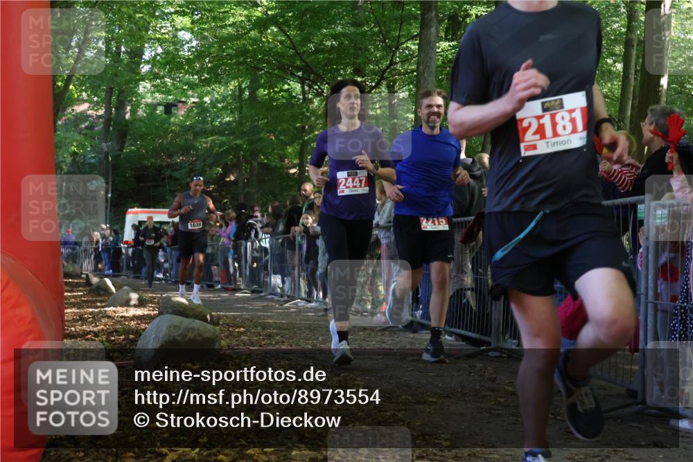 28.09.2025 - 33. Volkslauf durch das schöne Alstertal Strokosch-Dieckow http://msf.ph/oto/8973554 28.09.2025 12:19:33 Ziel 1087, 1629, 2181, 2215, 2447 meine-sportfotos.de
