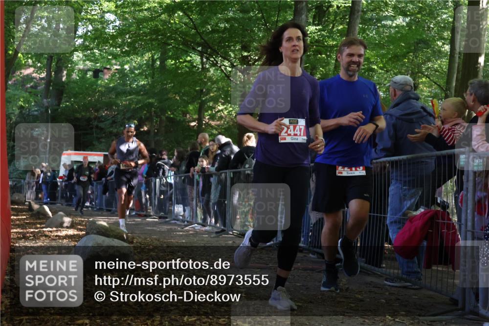 28.09.2025 - 33. Volkslauf durch das schöne Alstertal Strokosch-Dieckow http://msf.ph/oto/8973555 28.09.2025 12:19:34 Ziel 1087, 1629, 2215, 2447 meine-sportfotos.de