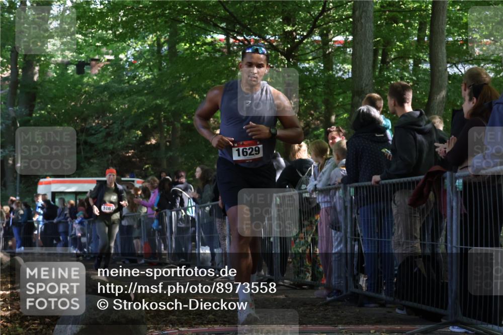28.09.2025 - 33. Volkslauf durch das schöne Alstertal Strokosch-Dieckow http://msf.ph/oto/8973558 28.09.2025 12:19:36 Ziel 1087, 1629 meine-sportfotos.de