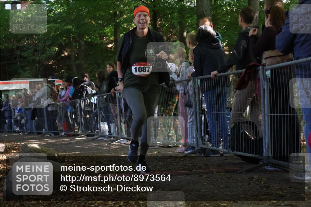 28.09.2025 - 33. Volkslauf durch das schöne Alstertal Strokosch-Dieckow http://msf.ph/oto/8973564 28.09.2025 12:19:40 Ziel 1087 meine-sportfotos.de