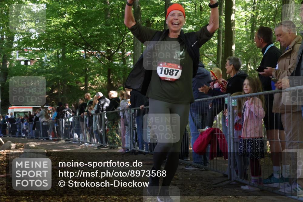 28.09.2025 - 33. Volkslauf durch das schöne Alstertal Strokosch-Dieckow http://msf.ph/oto/8973568 28.09.2025 12:19:41 Ziel 2011 meine-sportfotos.de