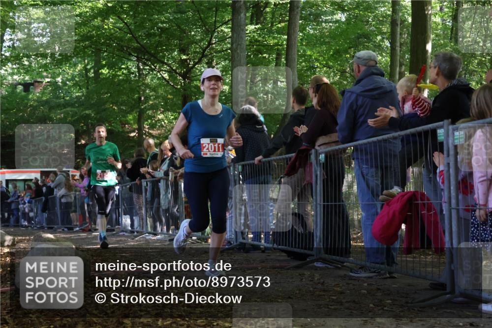 28.09.2025 - 33. Volkslauf durch das schöne Alstertal Strokosch-Dieckow http://msf.ph/oto/8973573 28.09.2025 12:19:51 Ziel 2011, 2154, 2421, 2993 meine-sportfotos.de