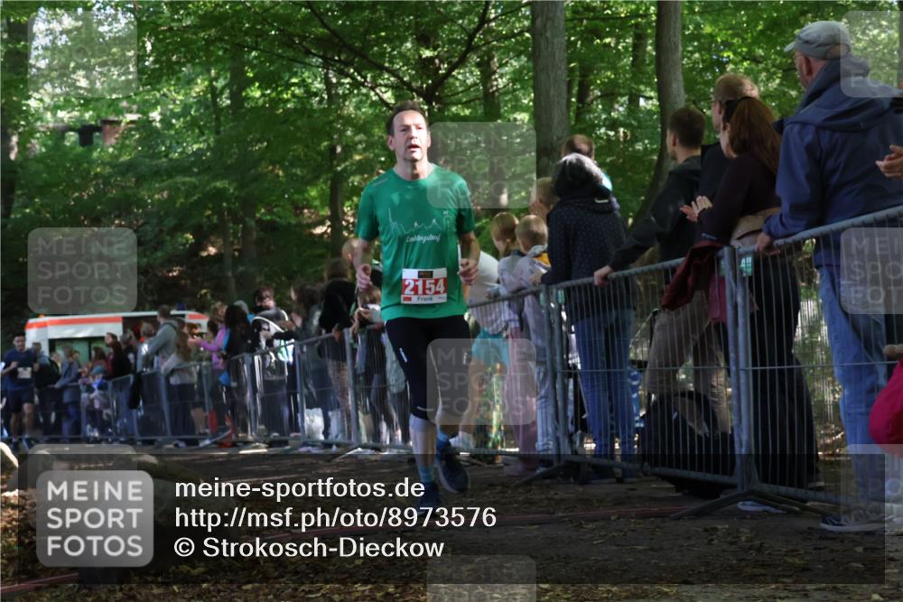 28.09.2025 - 33. Volkslauf durch das schöne Alstertal Strokosch-Dieckow http://msf.ph/oto/8973576 28.09.2025 12:19:52 Ziel 2154, 2421, 2993 meine-sportfotos.de