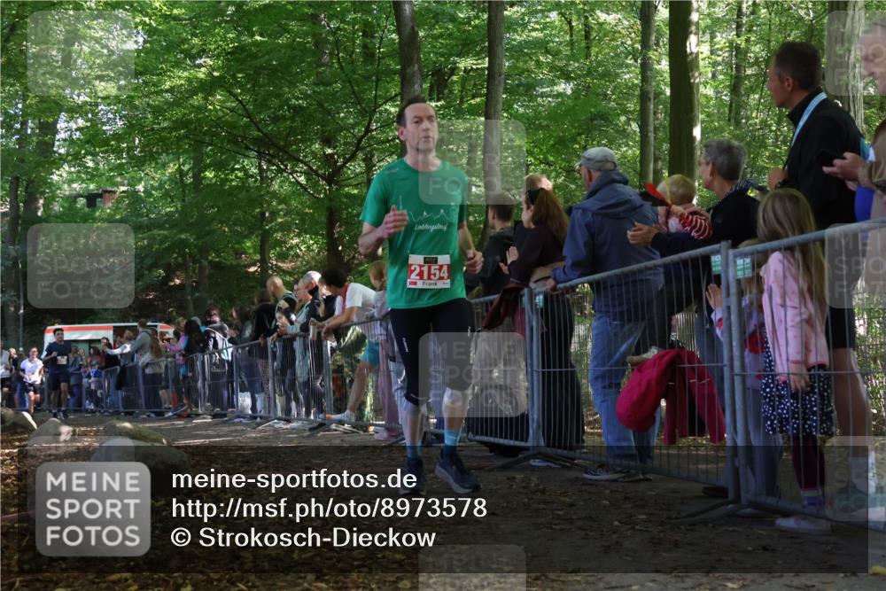 28.09.2025 - 33. Volkslauf durch das schöne Alstertal Strokosch-Dieckow http://msf.ph/oto/8973578 28.09.2025 12:19:53 Ziel 1079, 2154, 2421, 2993 meine-sportfotos.de